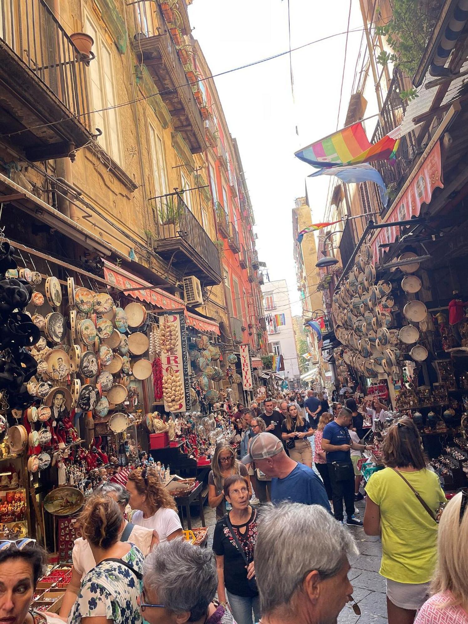 Dolce Vita Napoletana "La Via Delle Meraviglie" Napoli Bagian luar foto